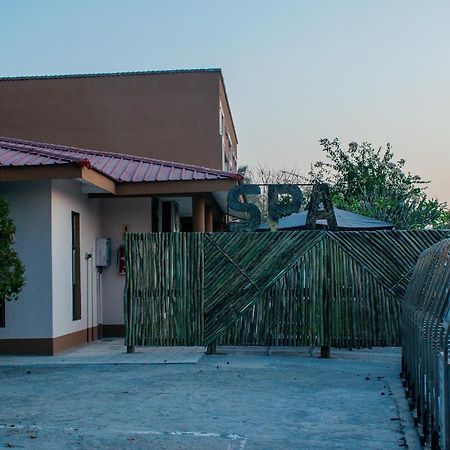Dolar Lodges & Tours Maun Exterior foto
